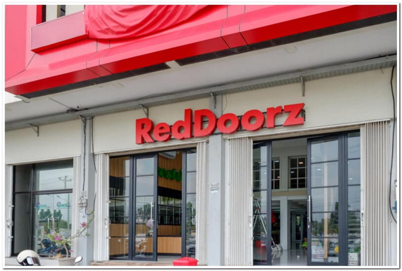 Reddoorz Plus @ Madukoro Raya Семаранг Екстериор снимка