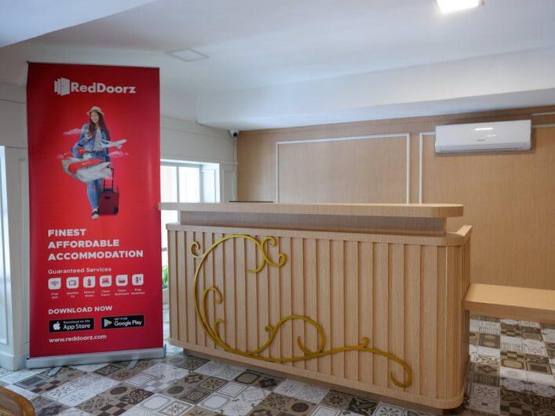 Reddoorz Plus @ Madukoro Raya Семаранг Екстериор снимка